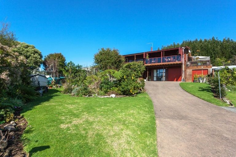 Photo of property in 124 Titiro Place, Onemana, Whangamata, 3691