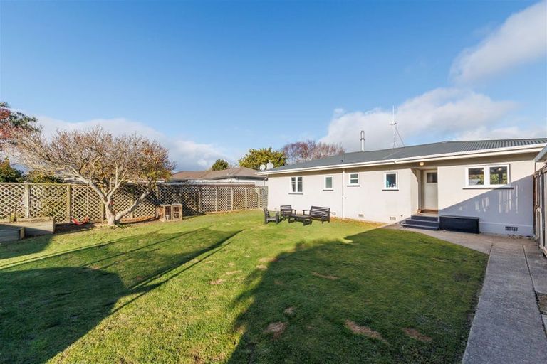 Photo of property in 41 Pahiatua Street, Hokowhitu, Palmerston North, 4410