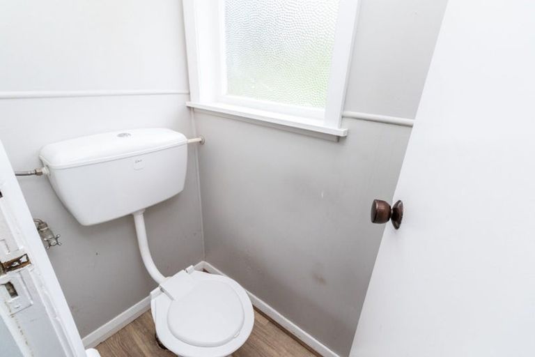 Photo of property in 2a-2b Devon Place, Cannons Creek, Porirua, 5024