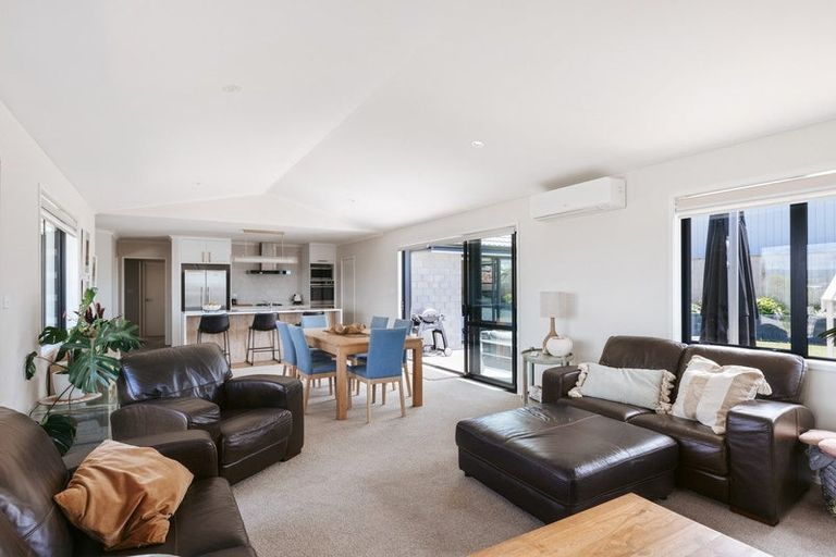 Photo of property in 12 Brendan Close, Omokoroa, 3114