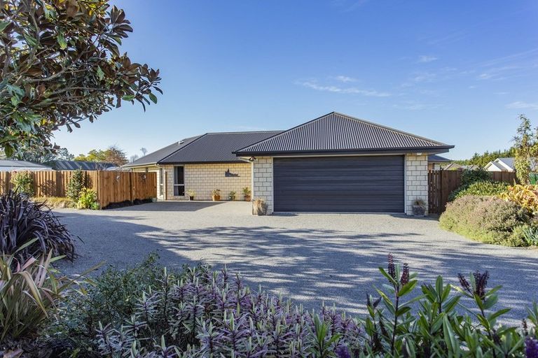 Photo of property in 5 Haydon Place, Amberley, 7410