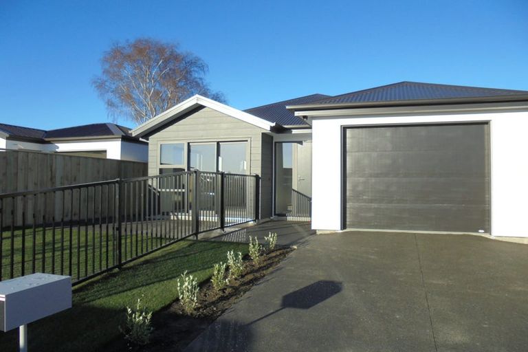 Photo of property in 37 Chrysolite Place, Belfast, Christchurch, 8051