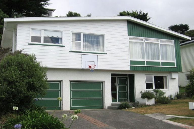 Photo of property in 14 Breton Grove, Kingston, Wellington, 6021