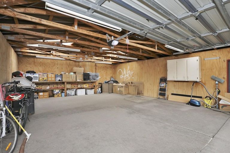 Photo of property in 100 Dunbeath Crescent, Kew, Invercargill, 9812