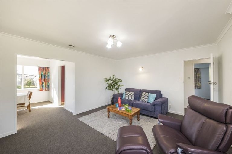 Photo of property in 35 Abraham Crescent, Milson, Palmerston North, 4414