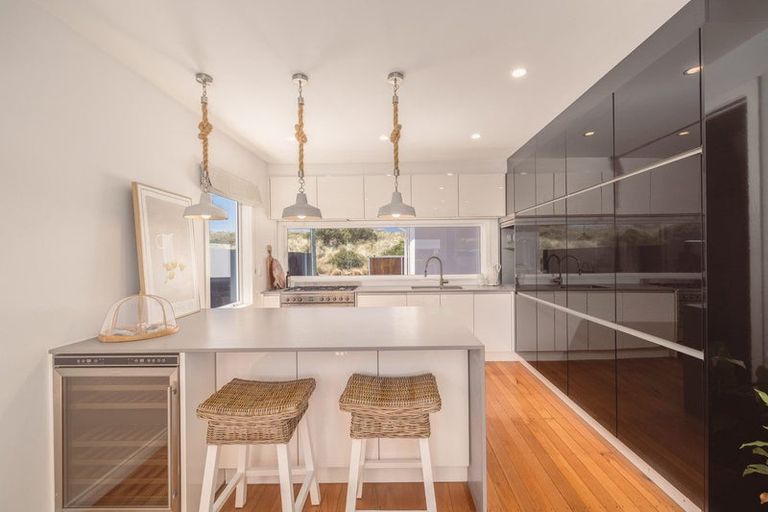 Photo of property in 35 Marine Parade, North New Brighton, Christchurch, 8083