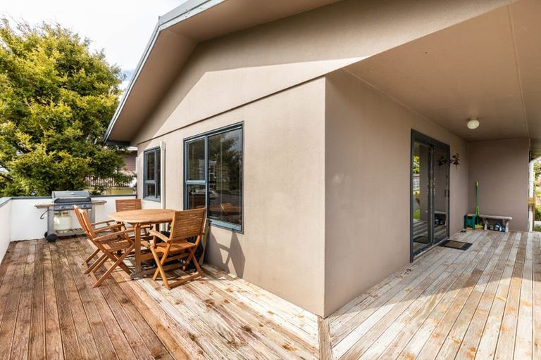 Photo of property in 7 Warren Place, Frankleigh Park, New Plymouth, 4310