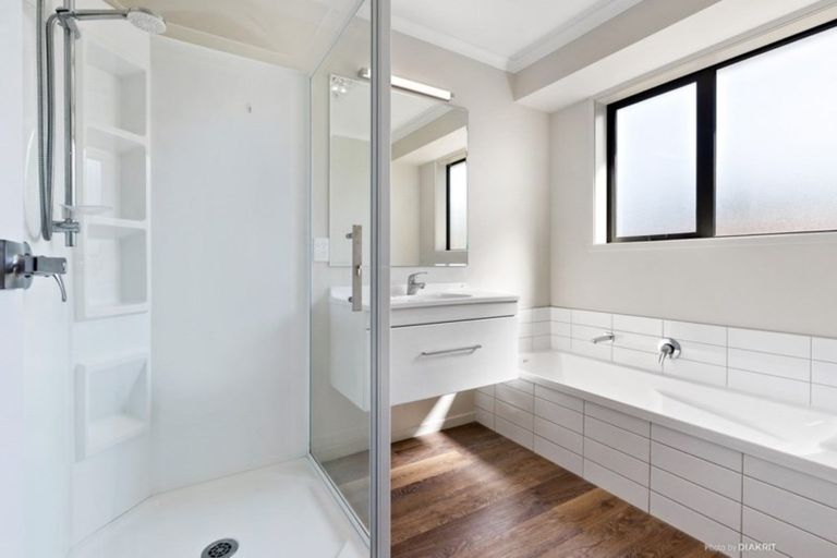 Photo of property in 21 Cambridge Road, Martinborough, 5711