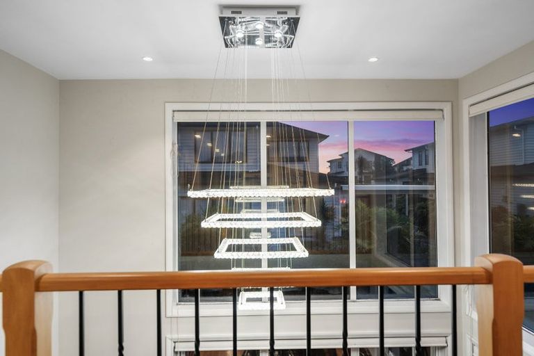 Photo of property in 6 Taraire Place, Orewa, 0931