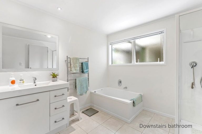 Photo of property in 1082 Sandspit Road, Sandspit, Warkworth, 0982