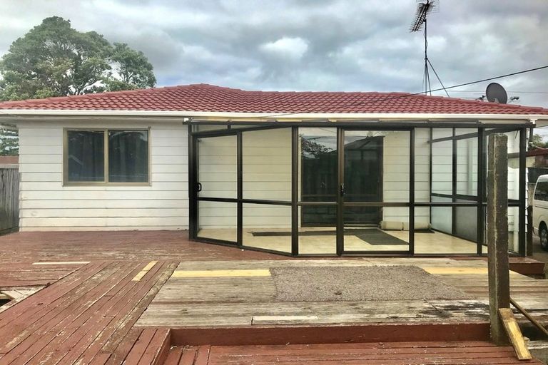 Photo of property in 6 Waterview Road, Favona, Auckland, 2024