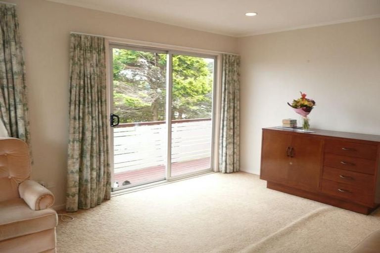 Photo of property in 5a Reese Jones Grove, Maungaraki, Lower Hutt, 5010