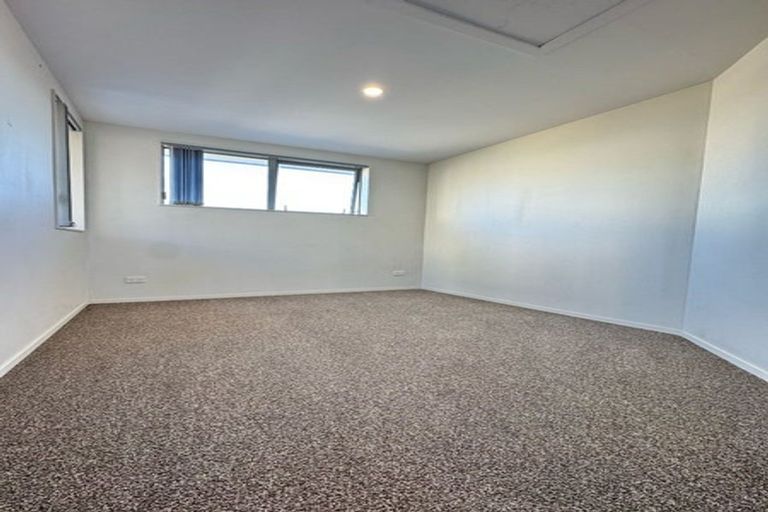 Photo of property in 21 Kirikiri Drive, Papakura, 2110