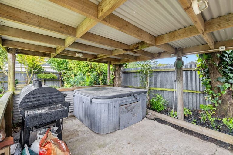 Photo of property in 12 Newport Street, Avondale, Christchurch, 8061