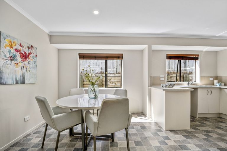 Photo of property in 57b Sabulite Road, Kelston, Auckland, 0602