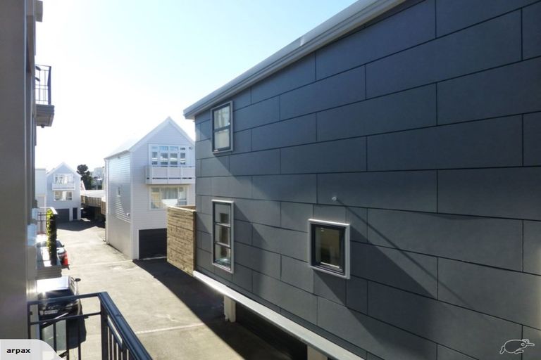 Photo of property in Pirie Street Townhouses, 28/35 Pirie Street, Mount Victoria, Wellington, 6011