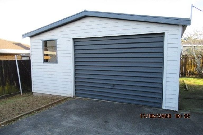 Photo of property in 63 Hepburn Road, Glendene, Auckland, 0602