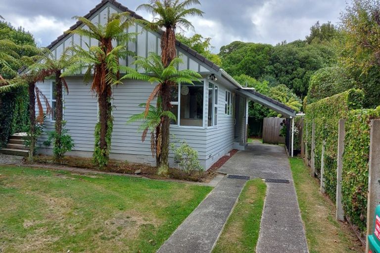 Photo of property in 34 Whirinaki Crescent, Heretaunga, Upper Hutt, 5018