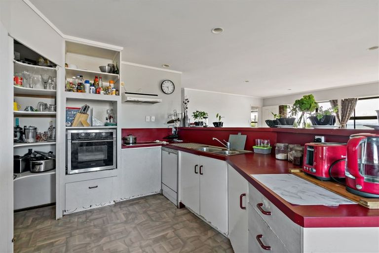 Photo of property in 13a Torkar Road, Clarks Beach, 2122