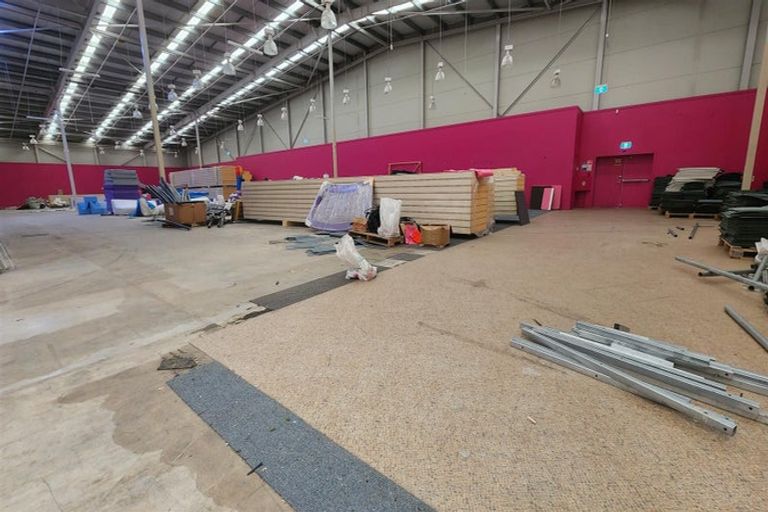 Photo of property in 350 Riccarton Road West, Mosgiel, 9092