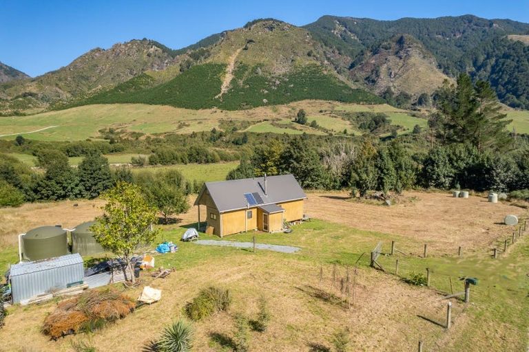 Photo of property in 636 Tutaki Road South, Tutaki, Murchison, 7077