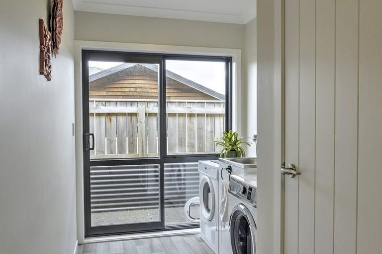 Photo of property in 19 Feist Street, Carterton, 5713