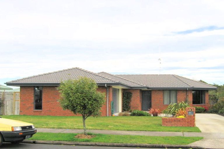Photo of property in 58 Waiwherowhero Drive, St Andrews, Hamilton, 3200