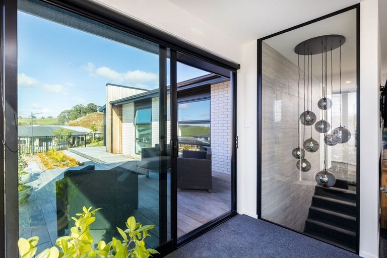 Photo of property in 46 Fernbrook Drive, Hurworth, New Plymouth, 4310