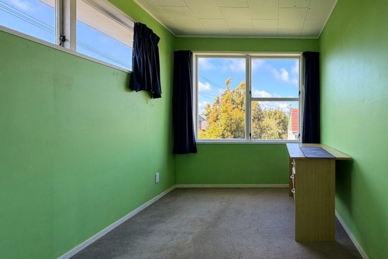 Photo of property in 145 Chivalry Road, Glenfield, Auckland, 0629