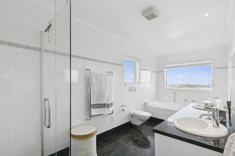 Photo of property in 9 Imran Terrace, Khandallah, Wellington, 6035