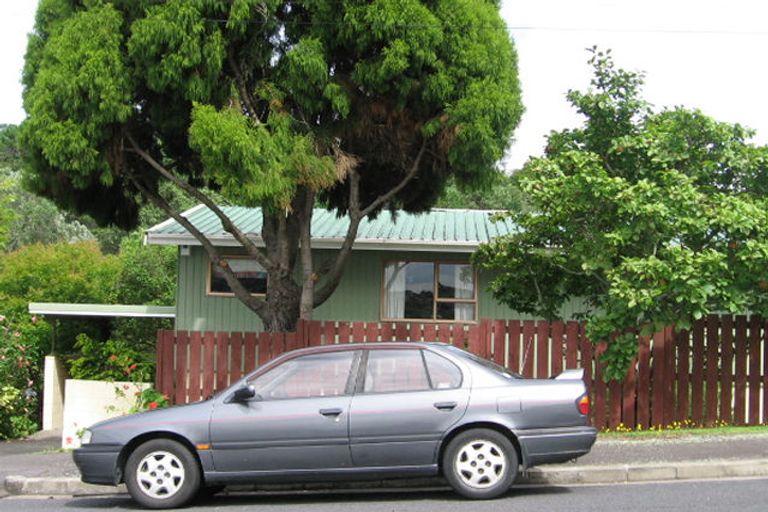 Photo of property in 613 Blockhouse Bay Road, Blockhouse Bay, Auckland, 0600