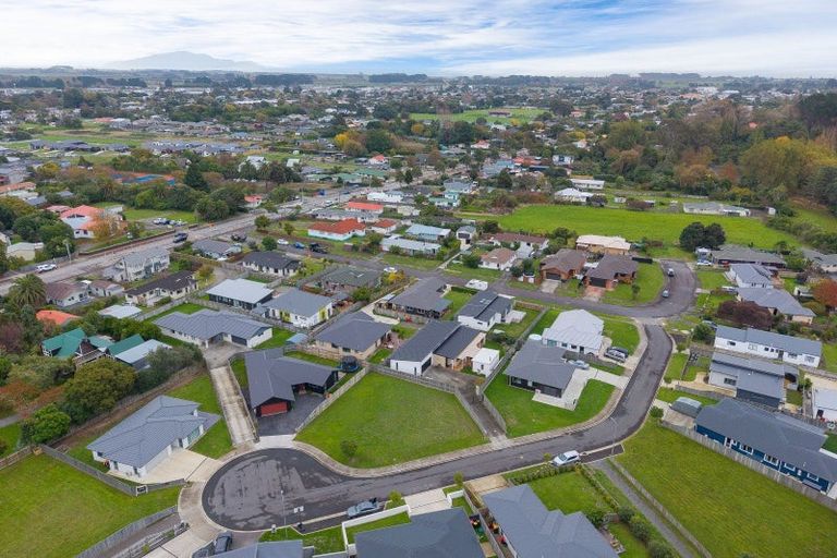Photo of property in 6 Kingi Te Ahoaho Place, Otaki, 5512