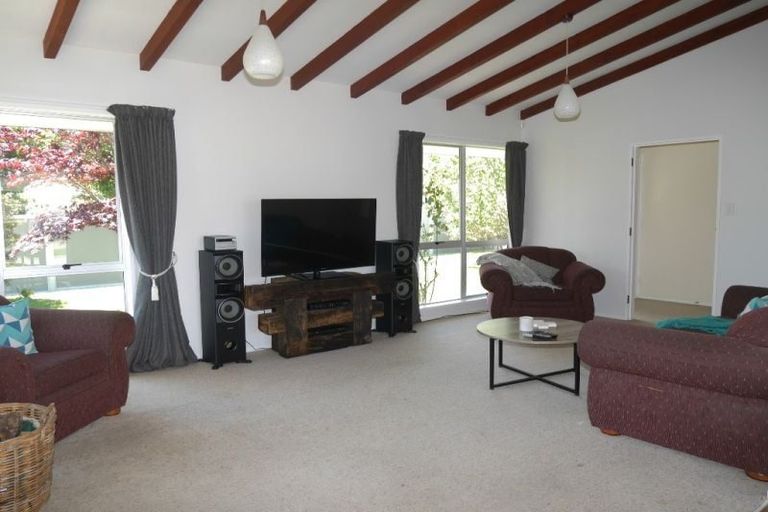 Photo of property in 39 Andrew Street, Waikanae, 5036