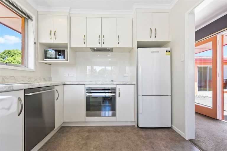 Photo of property in 16 Beverley Crescent, Hillcrest, Hamilton, 3216