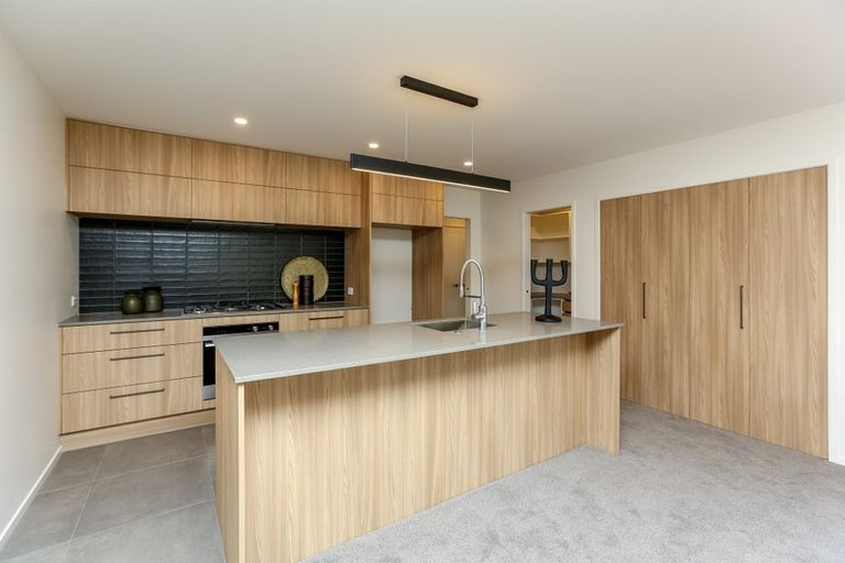 Photo of property in 31 Sycamore Grove, Lower Vogeltown, New Plymouth, 4310