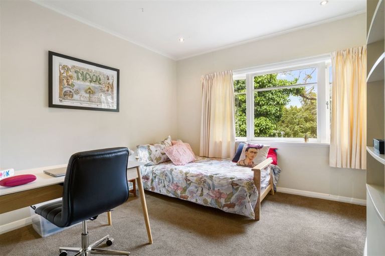 Photo of property in 279 Titirangi Road, Titirangi, Auckland, 0604