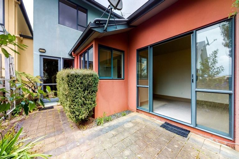 Photo of property in 6b Atamira Close, Churton Park, Wellington, 6037