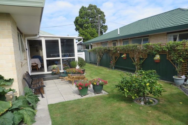 Photo of property in 24 Devon Street, Levin, 5510