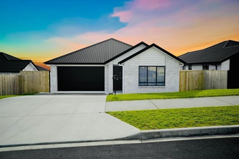 Photo of property in 9 Leathem Crescent, Pokeno, 2402