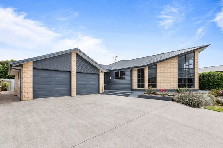 Photo of property in 12 Cooper Crescent, Morrinsville, 3300