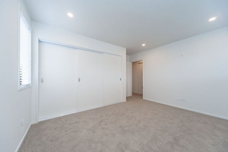 Photo of property in 33 Oakum Road, Whitby, Porirua, 5024