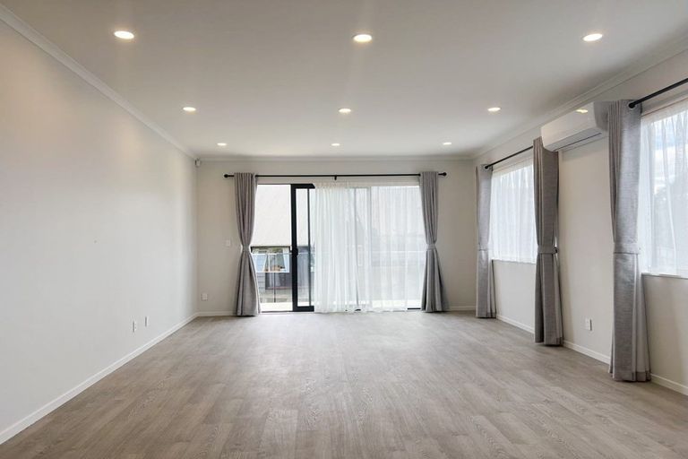 Photo of property in 98 Taikura Avenue, Red Beach, 0932