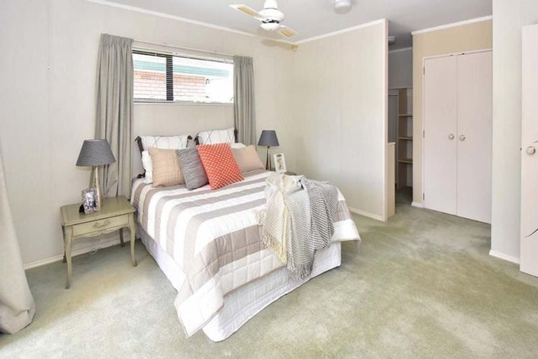 Photo of property in 11a Pine Road, Orewa, 0931