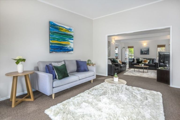 Photo of property in 23 Rembrandt Avenue, Tawa, Wellington, 5028