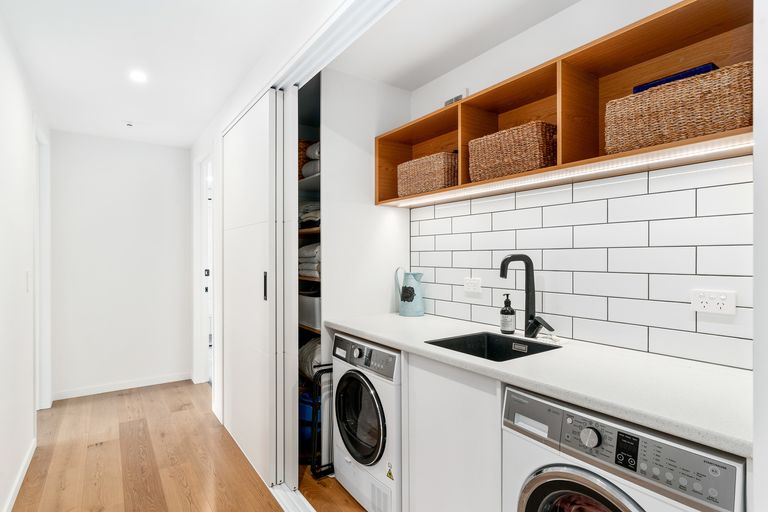 Photo of property in 73 Rob Roy Lane, Wanaka, 9305