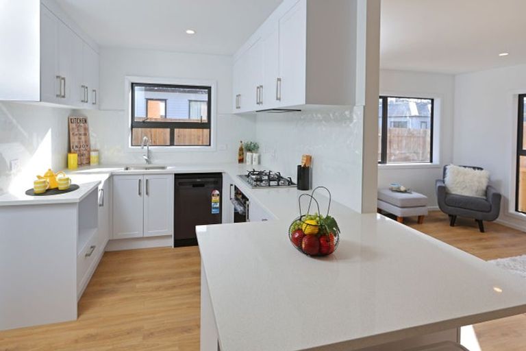 Photo of property in 538b Swanson Road, Ranui, Auckland, 0612