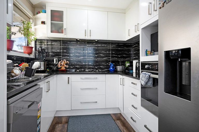 Photo of property in 4a Karepo Crescent, Ranui, Auckland, 0612