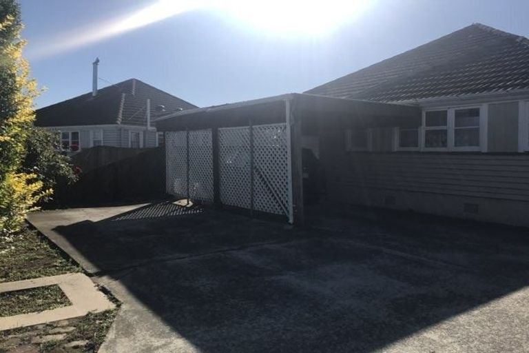 Photo of property in 31 Dickson Crescent, Hornby, Christchurch, 8042
