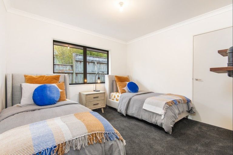 Photo of property in 63 Ruapehu Drive, Fitzherbert, Palmerston North, 4410