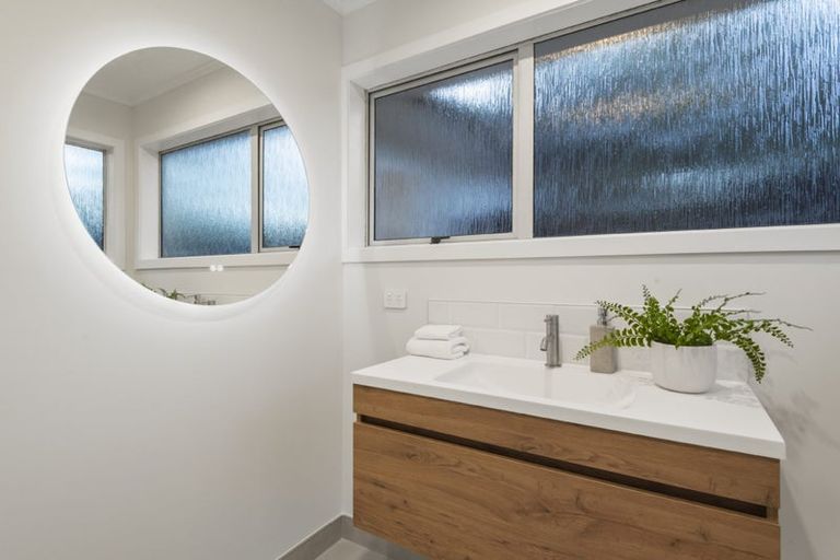 Photo of property in 2/76 Francis Street, Hauraki, Auckland, 0622